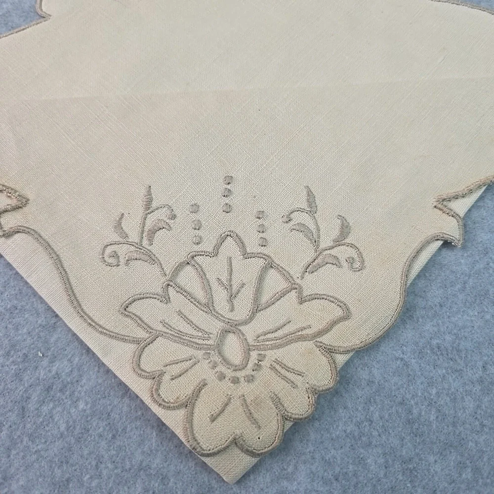 Vtg Embroidered Floral Heirloom Napkins Victorian‎ Luncheon Cream French Country